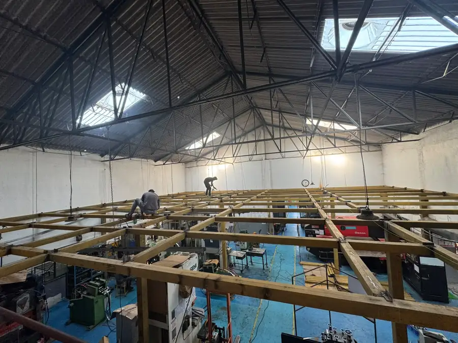 Workshop mezzanine used as an additional storage level